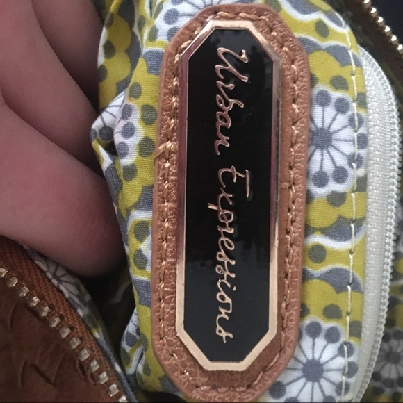 Urban Expressions Clutch - Picture 4 of 4